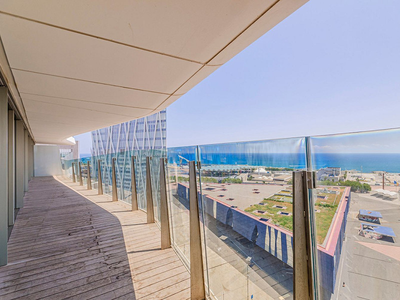 Элитная новостройка на первой линии моря в Диагональ Мар, Барселона. Фото:  9