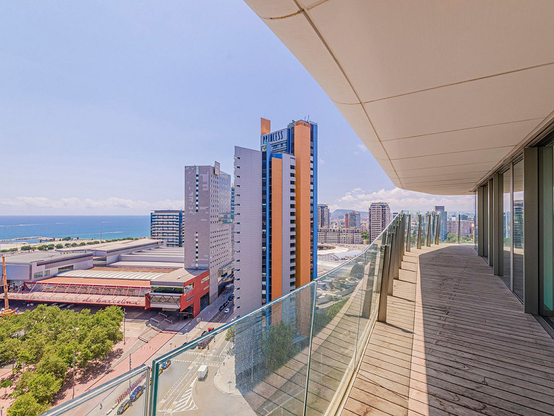 Элитная новостройка на первой линии моря в Диагональ Мар, Барселона. Фото:  12