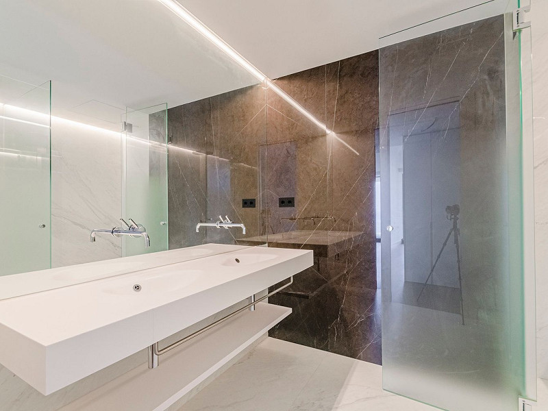 Элитная новостройка на первой линии моря в Диагональ Мар, Барселона. Фото:  16