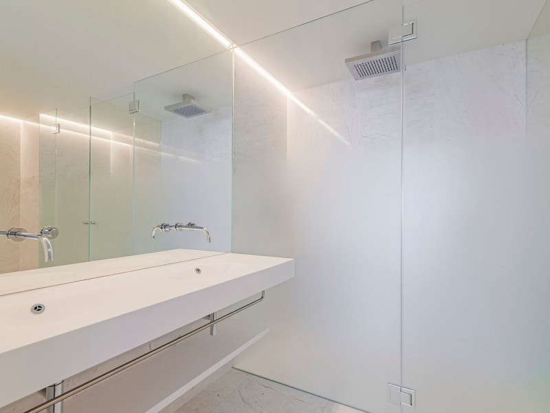 Элитная новостройка на первой линии моря в Диагональ Мар, Барселона. Фото:  17