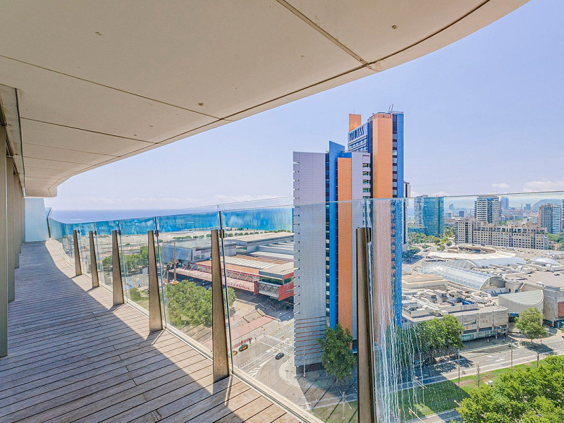 Элитная новая квартира на первой линии моря в Диагональ Мар, Барселона. Фото:  21