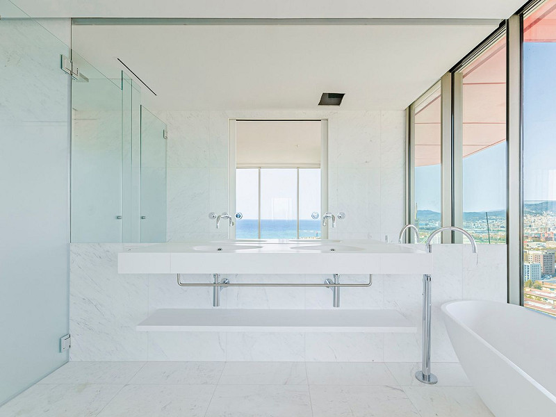 Элитная новостройка на первой линии моря в Диагональ Мар, Барселона. Фото:  7