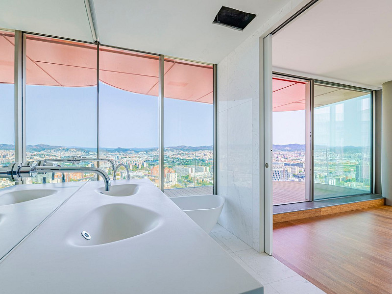 Элитная новостройка на первой линии моря в Диагональ Мар, Барселона. Фото:  2