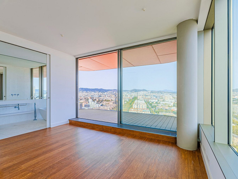 Элитная новостройка на первой линии моря в Диагональ Мар, Барселона. Фото:  13