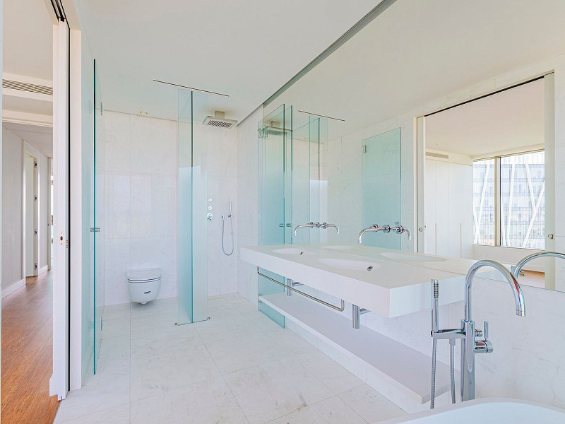 Элитная новостройка на первой линии моря в Диагональ Мар, Барселона. Фото:  16