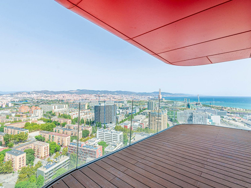 Элитная новостройка на первой линии моря в Диагональ Мар, Барселона. Фото:  18