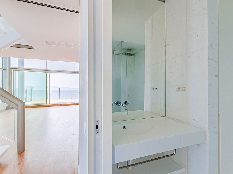 Элитная новостройка на первой линии моря в Диагональ Мар, Барселона. Фото:  22