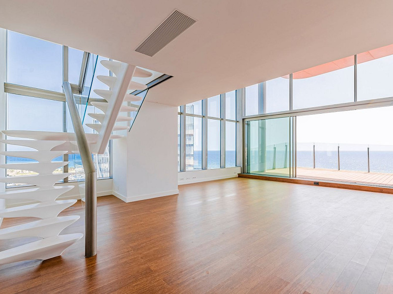 Элитная новостройка на первой линии моря в Диагональ Мар, Барселона. Фото:  23