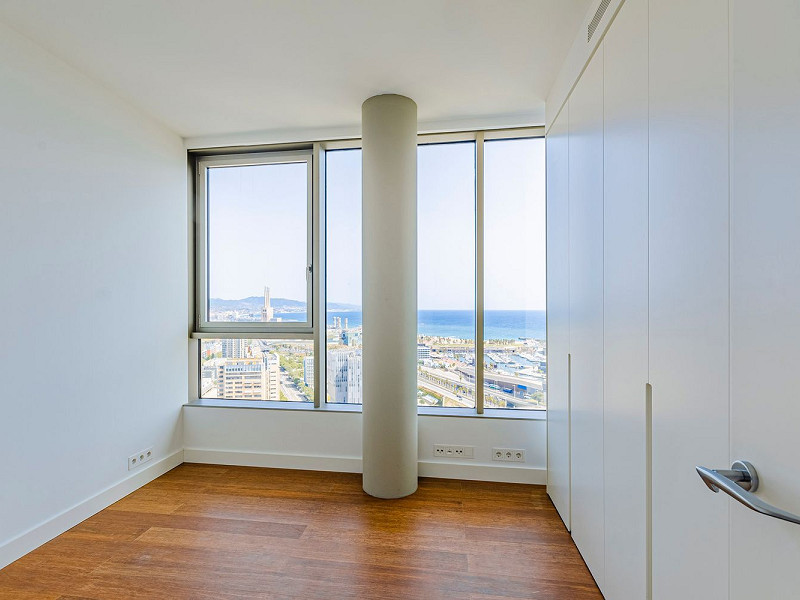 Элитная новостройка на первой линии моря в Диагональ Мар, Барселона. Фото:  24