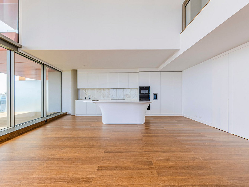 Элитная новостройка на первой линии моря в Диагональ Мар, Барселона. Фото:  27