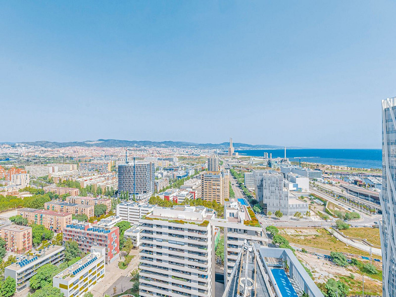 Элитная новостройка на первой линии моря в Диагональ Мар, Барселона. Фото:  36