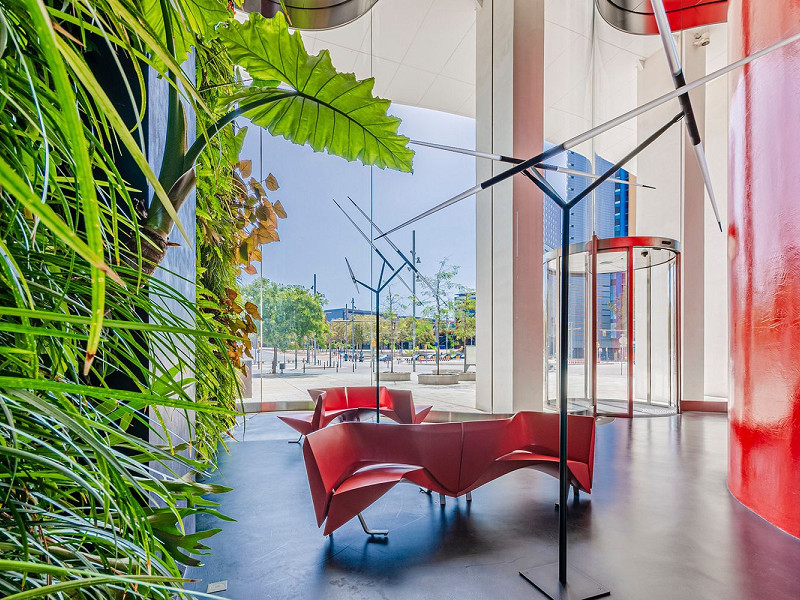 Элитная новостройка на первой линии моря в Диагональ Мар, Барселона. Фото:  41