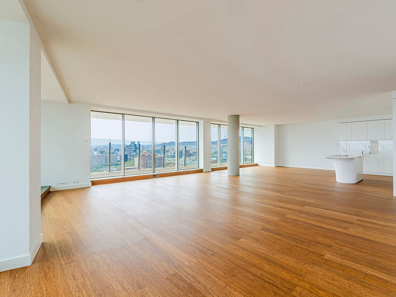 Элитная новостройка на первой линии моря в Диагональ Мар, Барселоне. Фото:  1