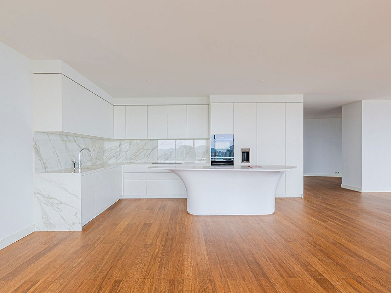 Элитная новостройка на первой линии моря в Диагональ Мар, Барселоне. Фото:  3