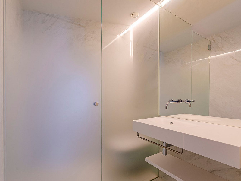 Элитная новостройка на первой линии моря в Диагональ Мар, Барселоне. Фото:  6