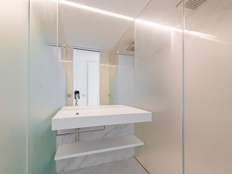 Элитная новостройка на первой линии моря в Диагональ Мар, Барселоне. Фото:  12