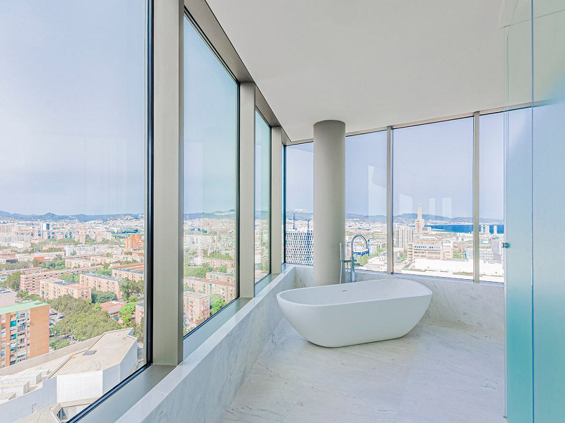 Элитная новостройка на первой линии моря в Диагональ Мар, Барселоне. Фото:  16