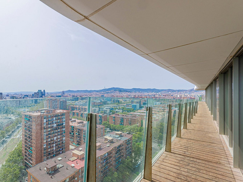 Элитная новостройка на первой линии моря в Диагональ Мар, Барселоне. Фото:  26