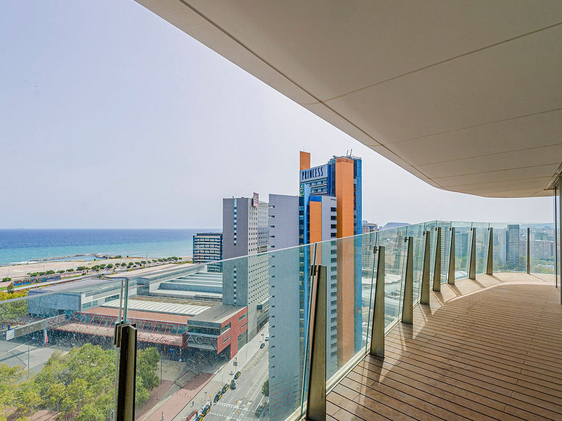 Элитная новостройка на первой линии моря в Диагональ Мар, Барселоне. Фото:  30