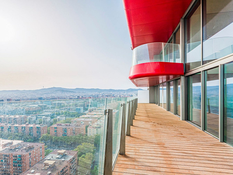 Элитный новый пентхаус на первой линии моря в Диагональ Мар, Барселоне. Фото:  1