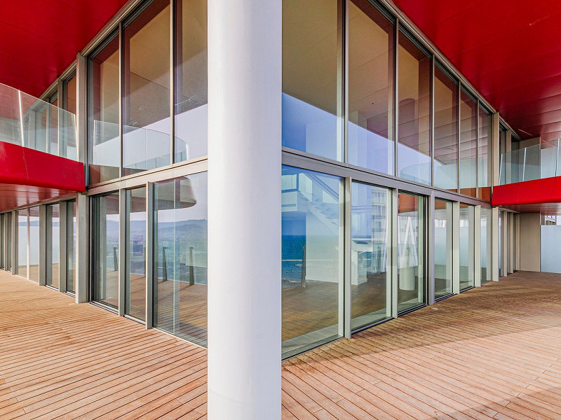 Элитный новый пентхаус на первой линии моря в Диагональ Мар, Барселоне. Фото:  5