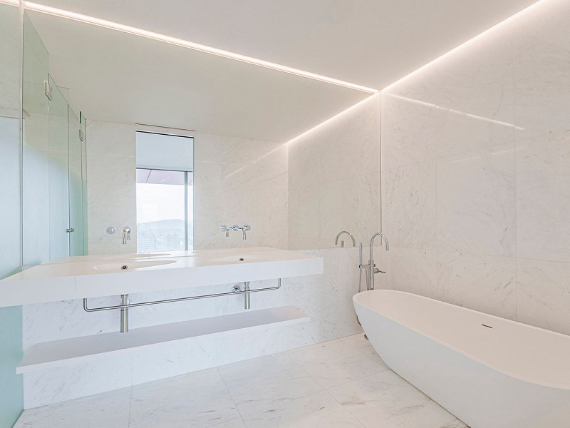 Элитный новый пентхаус на первой линии моря в Диагональ Мар, Барселоне. Фото:  7