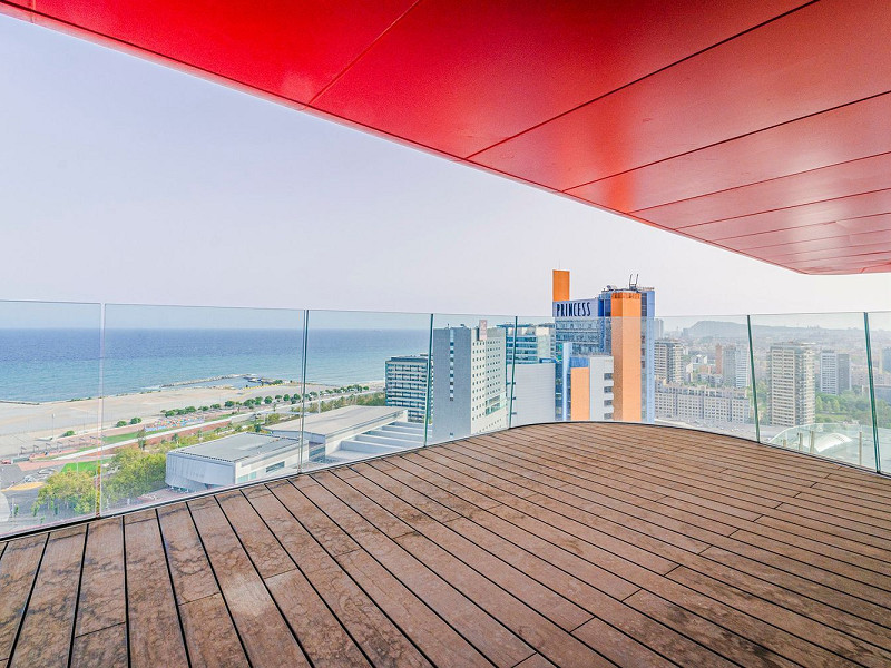 Элитный новый пентхаус на первой линии моря в Диагональ Мар, Барселоне. Фото:  41