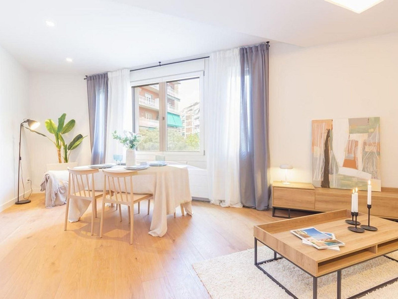 Роскошная квартира с утончённым дизайном на улице Касанова, Барселона. Фото:  6