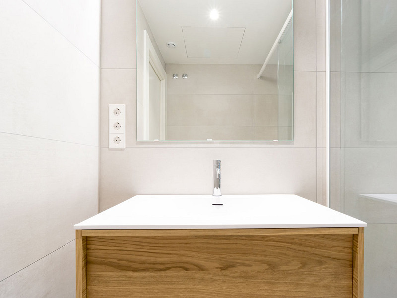 Роскошная квартира с современным дизайном на улице Касанова, Барселона. Фото:  13