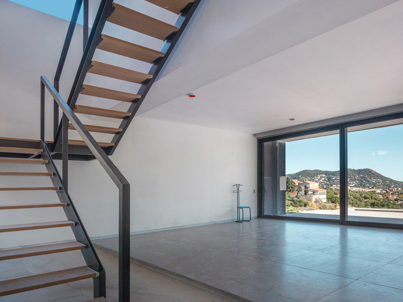 Новая вилла с видом на море и природным окружением в Премиа-де-Дальт, Барселона. Фото:  31