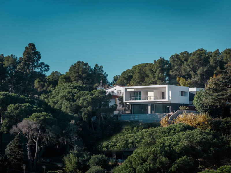 Новая вилла с видом на море и природным окружением в Премиа-де-Дальт, Барселона. Фото:  47