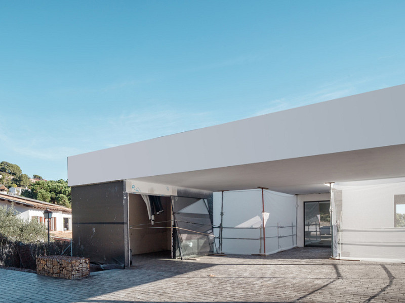 Новая вилла с видом на море и природным окружением в Премиа-де-Дальт, Барселона. Фото:  32