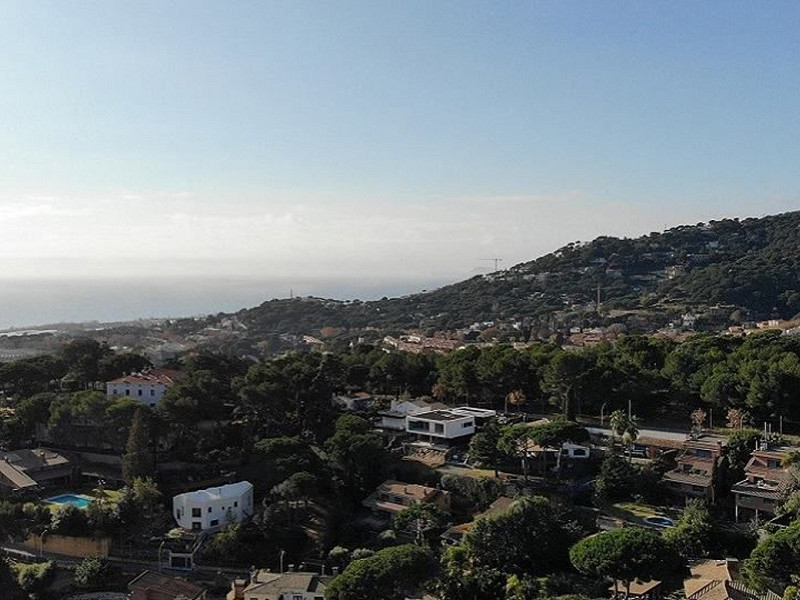 Новая вилла с видом на море и природным окружением в Премиа-де-Дальт, Барселона. Фото:  49