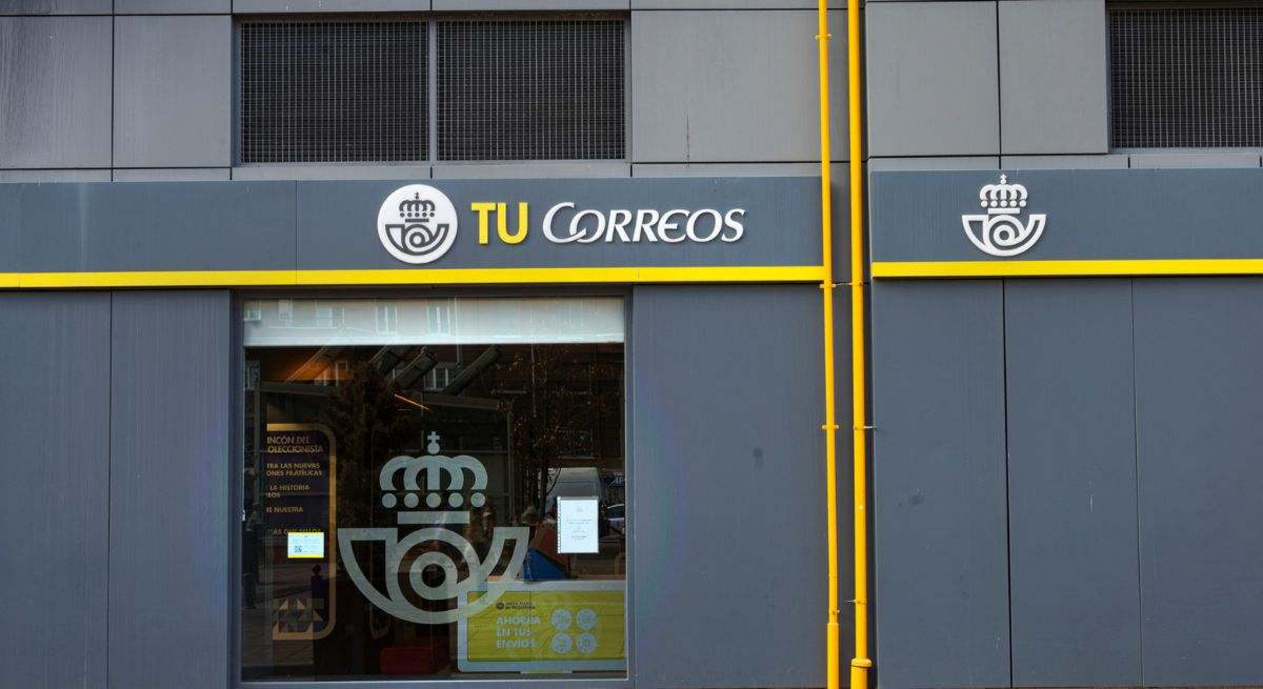 Leased Commercial Unit in Barcelona — National Postal & Logistics Operator