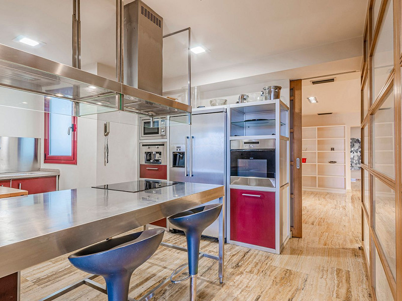 Эксклюзивная квартира с прямым видом на Дом Бальо на Пасео-де-Грасиа, Барселона. Фото:  11