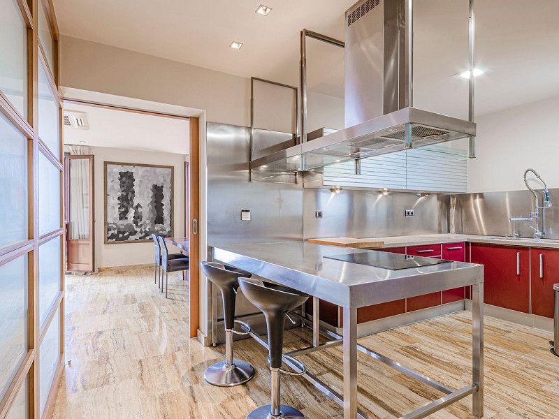 Эксклюзивная квартира с прямым видом на Дом Бальо на Пасео-де-Грасиа, Барселона. Фото:  12