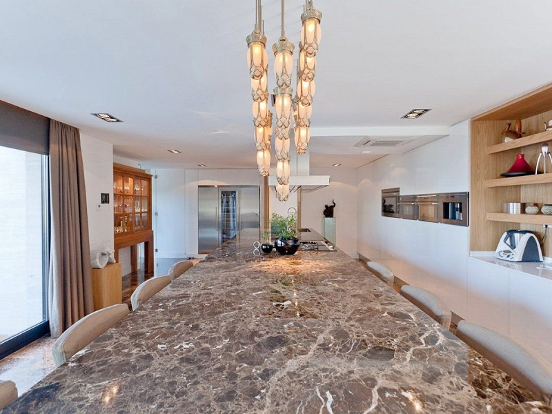 Дизайнерская вилла с видом на море в Сант-Андреу-де-Льяванерас, Барселона. Фото:  12