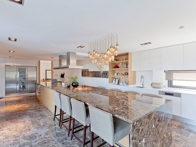 Дизайнерская вилла с видом на море в Сант-Андреу-де-Льяванерас, Барселона. Фото:  11