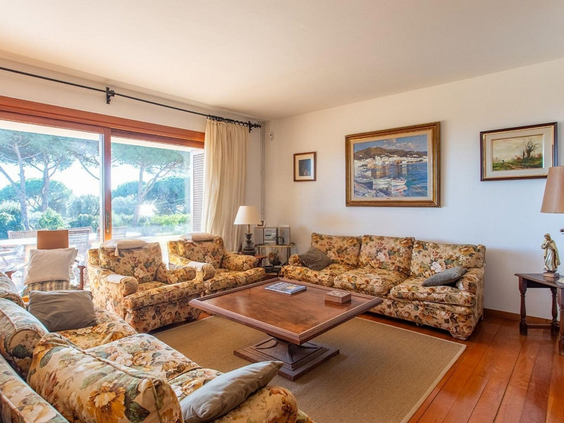 Single-Storey Mediterranean Villa with Sea Views in Sant Andreu de Llavaneres, Barcelona. Photo:  50