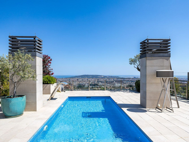 Эксклюзивный пентхаус с террасами и частным бассейном в районе Саррия, Барселона. Фото:  2