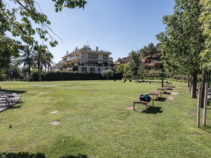 Эксклюзивный пентхаус с террасами и частным бассейном в районе Саррия, Барселона. Фото:  40