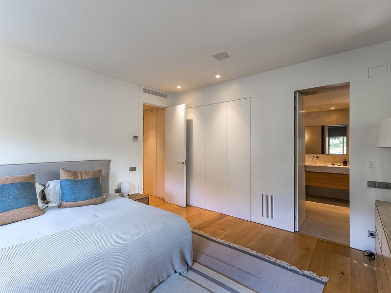 Эксклюзивный пентхаус с террасами и частным бассейном в районе Саррия, Барселона. Фото:  18