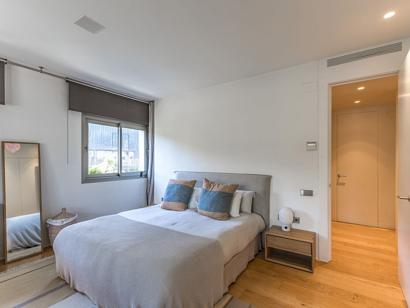 Эксклюзивный пентхаус с террасами и частным бассейном в районе Саррия, Барселона. Фото:  19