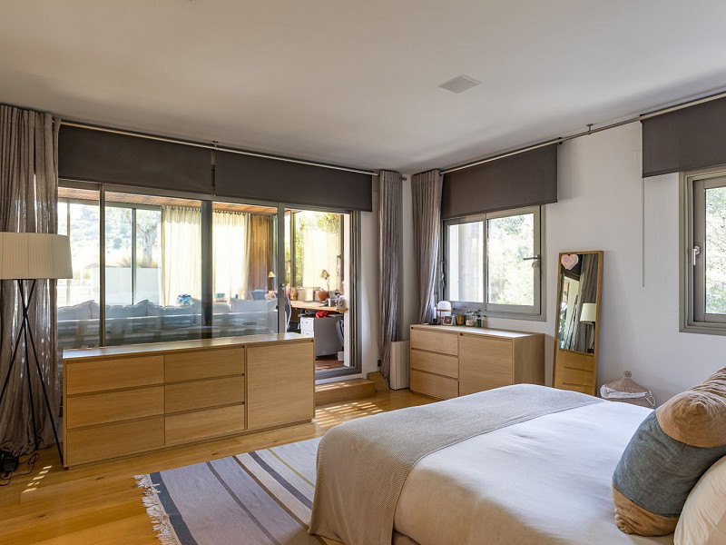 Эксклюзивный пентхаус с террасами и частным бассейном в районе Саррия, Барселона. Фото:  21