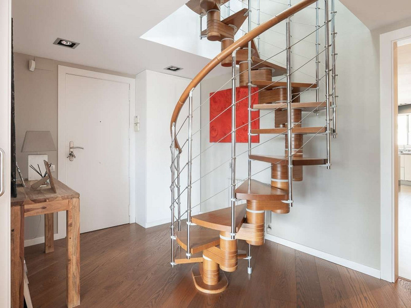 Duplex Penthouse with Expansive Terrace and Private Pool in Sarria, Barcelona. Photo:  31