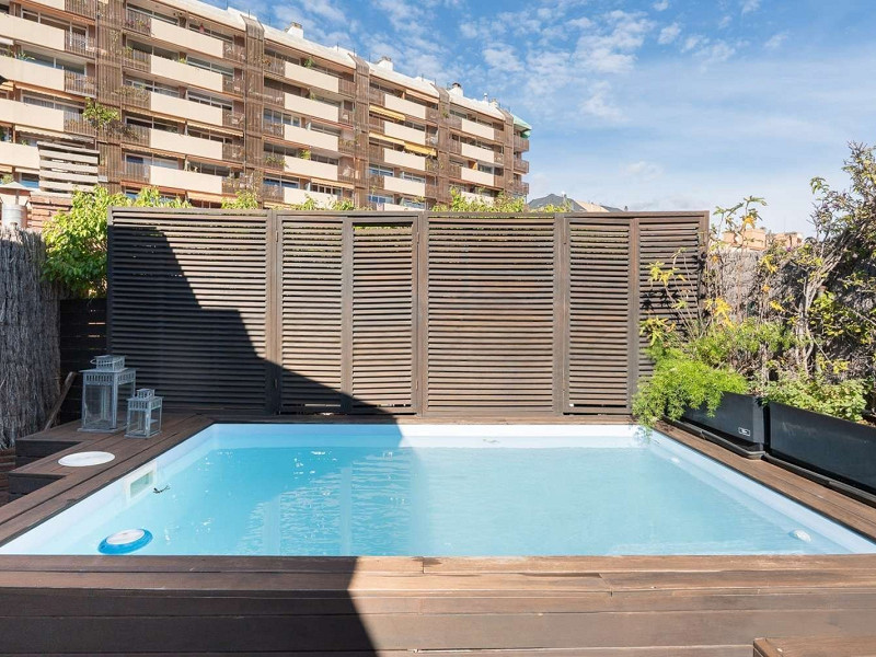 Duplex Penthouse with Expansive Terrace and Private Pool in Sarria, Barcelona. Photo:  40