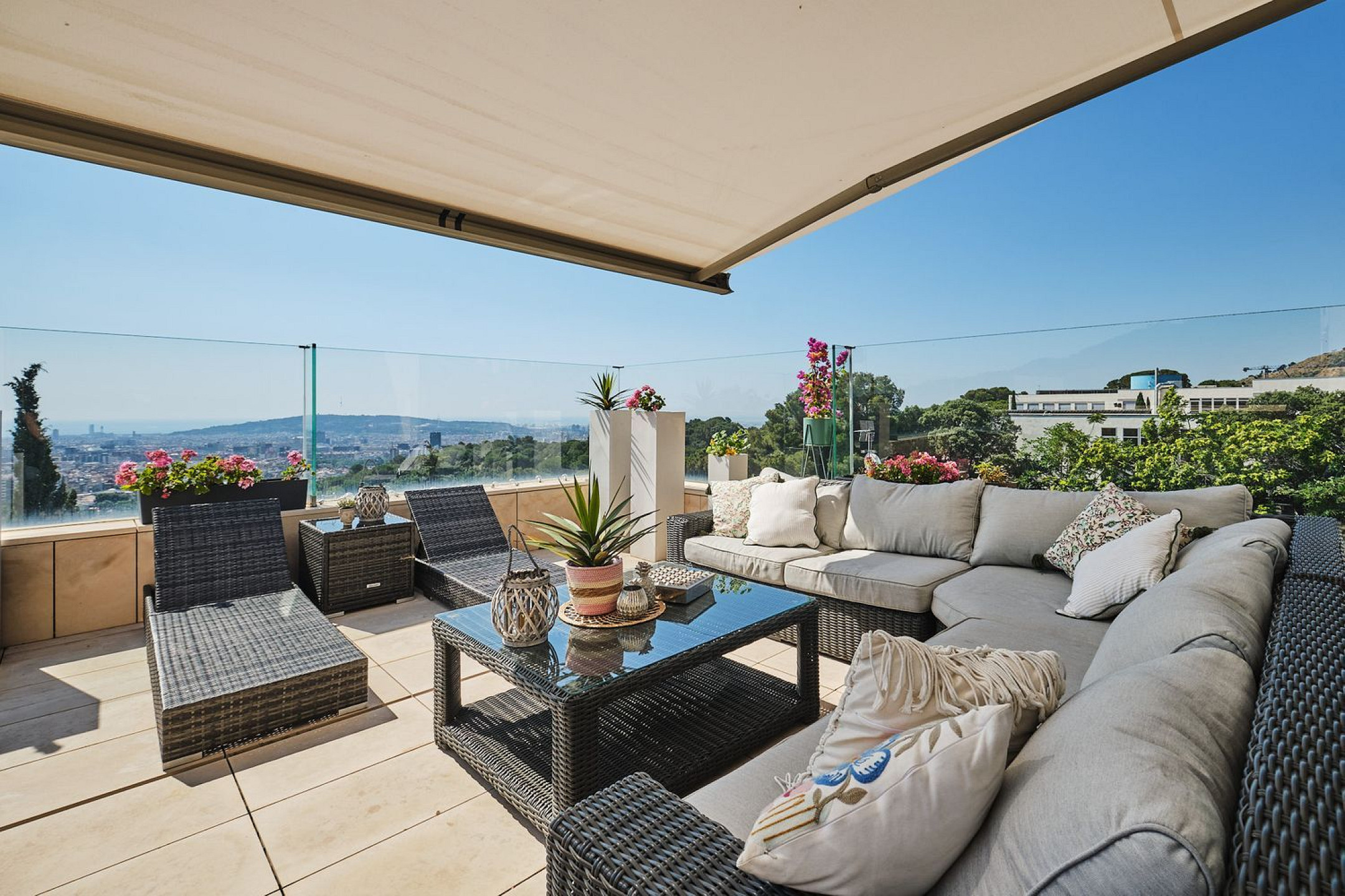 Luxury Villa with Terraces and Pool in Sarria, Barcelona