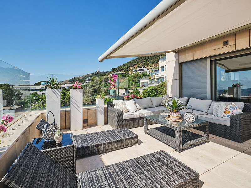 Luxury Villa with Terraces and Pool in Sarria, Barcelona. Photo:  3