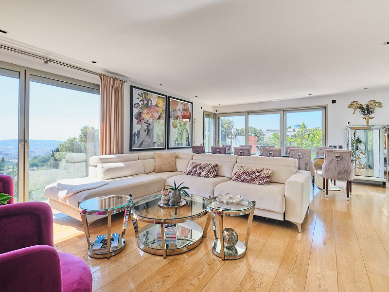 Luxury Villa with Terraces and Pool in Sarria, Barcelona. Photo:  11