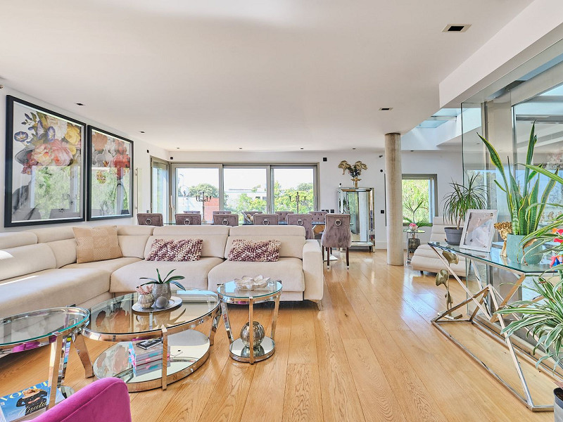 Luxury Villa with Terraces and Pool in Sarria, Barcelona. Photo:  12